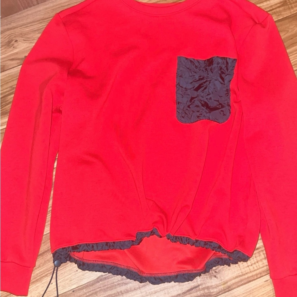 SPORTD ILLUSTRATED Red Long Sleeve Top with Black Pocket